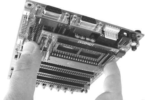 Wprowadzenie Moduł TOP50X stanowi rozszerzenie dla płyt EVB50X pozwalające na obsługę adapterów ADP0/8 z mikrokontrolerami AVR ATmega0/8.