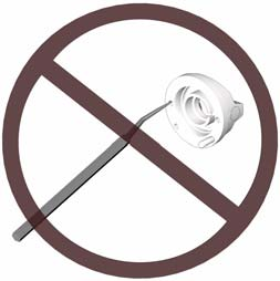 Nie u ywaæ jakiejkolwiek metody czyszczenia, która mo e pozostawiæ rozpuszczalnik w przewodach powietrznych pistoletu.
