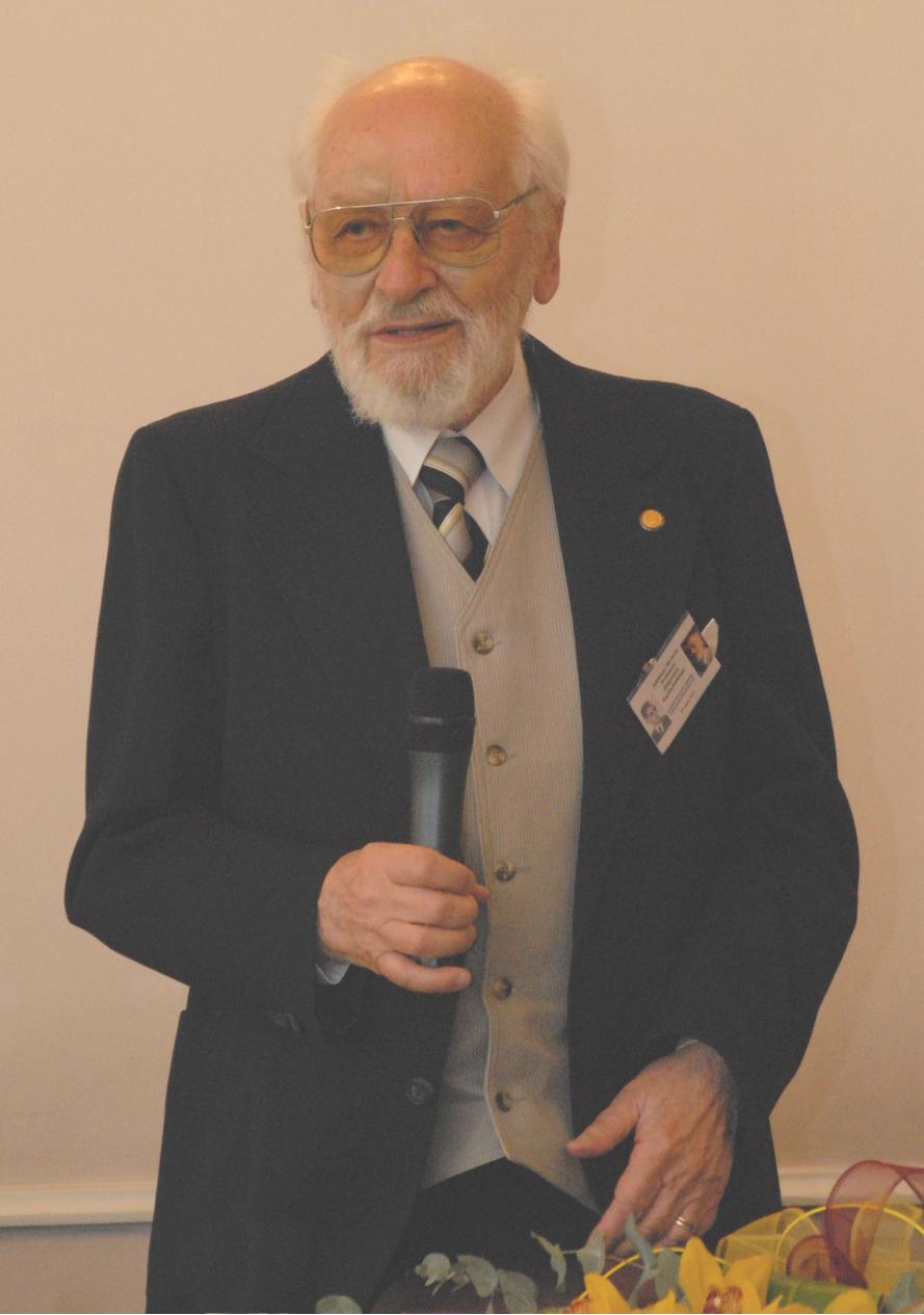 JUBILEUSZ 90-LECIA PROFESORA ZBIGNIEWA KĄCZKOWSKIEGO W dniu 10 kwietnia 2011 r. Profesor Zbigniew Kączkowski ukończył 90 lat. Z tej okazji, w dniu 10 maja 2011 r.