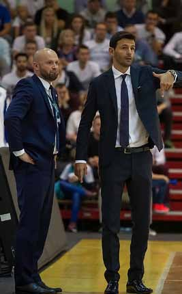ANWIL TEAM nr 1 sezon 2016/2017 Rok temu lubił pan mówić, że Anwil swoją najlepszą koszykówkę będzie grał od grudnia, nawet stycznia. A jak jest w tym sezonie? - Podobnie.