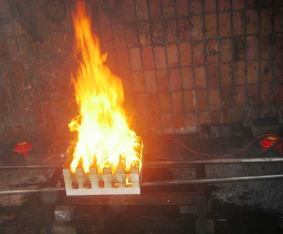 Fot 8 i 9 Test gaśniczy z