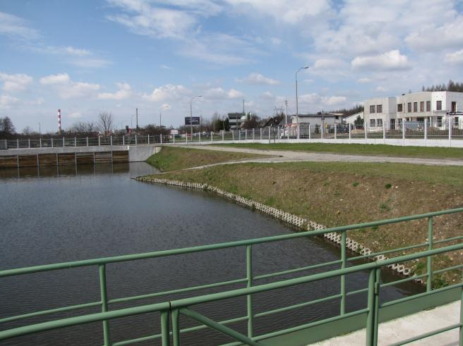 Rys. nr 4. Przykłady oczyszczalni wód deszczowych o zwiększonej retencyjności.