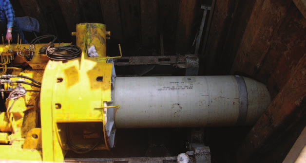 6.2 Metoda przecisku hydraulicznego z wierceniem pilotowym Technologia przecisku z wierceniem pilotowym polega na budowie rurociągu w kilku etapach pomiędzy komorą startowa i odbiorczą.