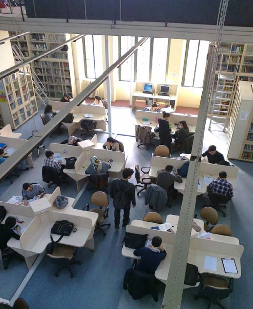 Biblioteka Wydziału Prawa Uniwersytetu Marmara w Kampusie Haydarpaşa. Fot. R. Zając.