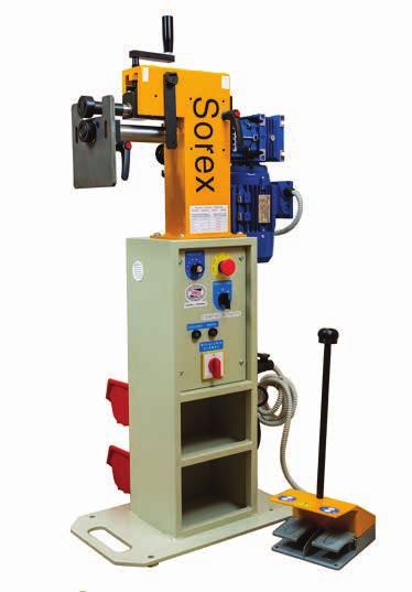 CWM-50.250 0,75 kw Rozstaw Głębokość Moc silnika Prędkość Wymiary walców robocza robocza [dł. x szer. x wys.] Waga 50 mm 250 mm 0,75 kw 2-14 m/min 650 x 320 x 1280 mm 77 kg CWM-50.