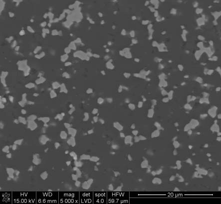 Rys. 7. Mikrostruktura kompozytu B 4 C 10% obj. TiC otrzymanego metod spiekania swobodnego. Fig. 7. Microstructure of pressureless sintered B 4 C 10 vol.% TiC composite.
