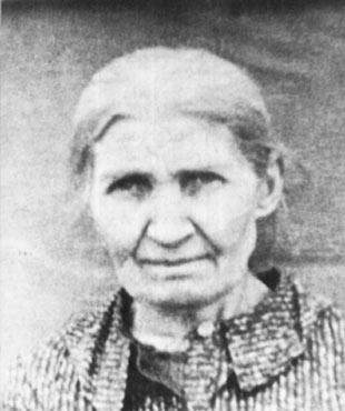 Synowa zamieszkała we wspólnym domu i odtąd Marianna codzienność dzieliła z młodym małżeństwem.