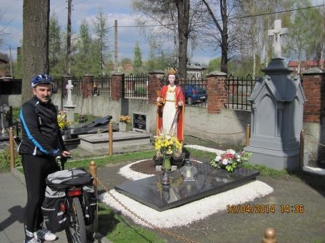 Bytom Miechowice. Cmentarz. N 50 0 21,496, E 018 0 51.475 Cmentarz znajduje się pomiędzy ulicami: Warszawska oraz gen. Andersa z tyłu kościoła św.