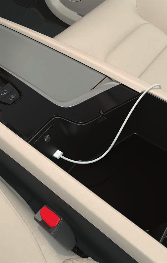 Podłączanie i odtwarzanie multimediów z zewnętrznego urządzenia audio Odtwarzacz multimedialny może odtwarzać dźwięk z zewnętrznych urządzeń podłączonych za pośrednictwem wejścia AUX/USB lub odbierać