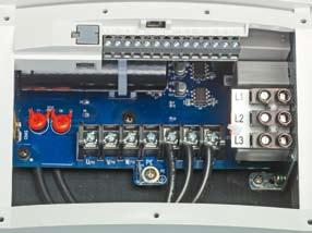 SMVector IP65 dane techniczne Zaciski sterujące (do 7,5 kw) Przełącznik wybierakowy dla ujemnej lub dodatniej logiki Zaciski sterujące 10 EPM Elektroniczny Moduł Pamięci (EPM) Przyłącze dla