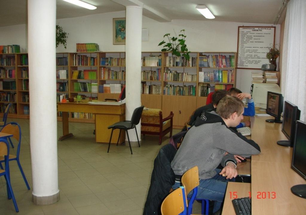 czytelnią i Internetowym Centrum Informacji