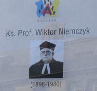 Uczestniczący w nabożeństwie wnuk księdza profesora Paweł Niemczyk, Paweł Niemczyk - wnuk księdza prof. Niemczyka.