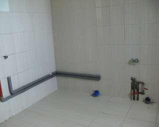 Składa się z kuchni, 4 pokoi, przedpokoju, łazienki z wc oraz
