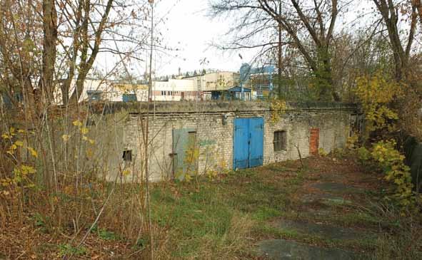 schron odcinkowy spomasz I (grupa IV 1) NUMER DOk: brak danych NUMERy OC: brak Rok budowy: 1914 Modernizacje: Adres: Pod Dębową Górą 12 GPS: 53 1'52.3582''N 18 36'48.