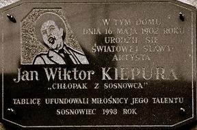 W wyniku tego zajścia poznała komendanta sosnowieckiej policji Eugeniusza hr. Dąbskiego.