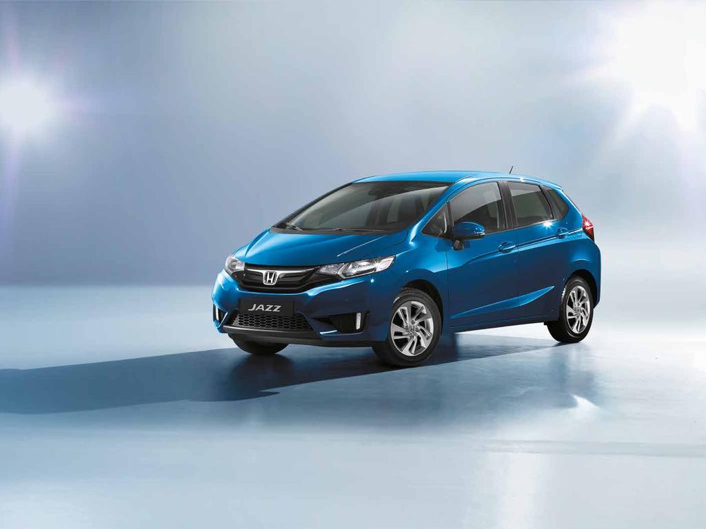 25 GAMA MODELOWA JAZZ comfort 6-biegowa przekładnia manualna Przekładnia bezstopniowa (CVT) 15-calowe obręcze aluminiowe Poduszki powietrzne SRS kierowcy i pasażera Wyłącznik czołowej poduszki