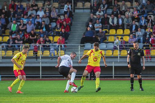 2 Z życia klubu Znicz Pruszków - Gryf Wejherowo 2:1 (0:1) POKAZALI CHARAKTER! TAK WALCZY ZNICZ! W 30-tej kolejce Znicz na własnym boisku podejmowali zespół Gryfa Wejherowo.