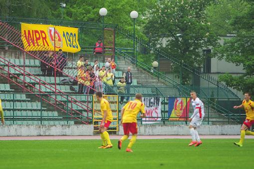 Stal Stalowa Wola 34 33-42 16 Nadwiślan Góra 34-55 17 Gryf Wejherowo 28 28-48 18 Okocimski KS Brzesko* 25 23-62 * Okocimski KS Brzesko wycofał się z rywalizacji po zakończeniu rundy jesiennej.