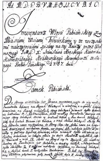 pabianicki, zwiastujący miastu nową erę rozwoju i dobrobytu materialnego. Jedna z sal aż do 1832 r. służyła za kaplicę dla imigrantów wyznania ewangelickiego.