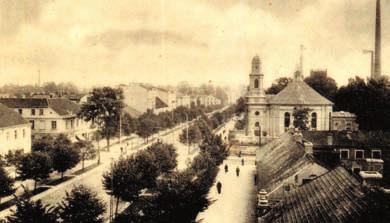 W latach 1875 76 dzięki staraniom pastora Wilhelma Zimmera dobudowano wewnątrz drugi chór, dzięki czemu kościół mógł pomieścić około 1000 wiernych.