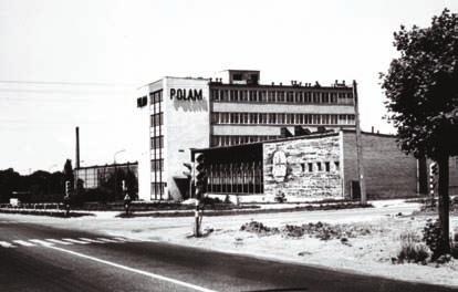 Po wybuchu II wojny, w 1939 r. rozwiązano polską spółkę, tworząc na jej miejscu niemieckie przedsiębiorstwo pod nazwą Glühlampenwerk OSRAM GmbH (Fabryka Żarówek OSRAM S-ka z o.