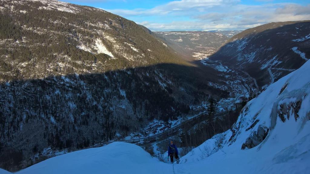 Rjukan Lodowa stolica Europy, rejon, gdzie można przetestować swoje umiejętności wspinania się po sportowych lodospadach i mikstach; prawdziwy sprawdzian