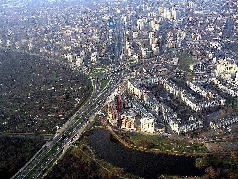 pływ liniowej emisji ołowiu, cynku i niklu ze źródeł komunikacyjnych 53 3.