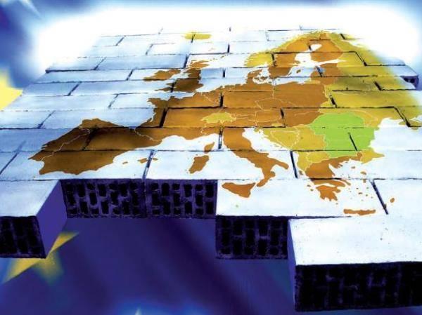 Życie w Unii Europejskiej. Powierzchnia Unii Europejskiej wynosi ponad 4 mln km², liczba jej mieszkańców 495 mln.
