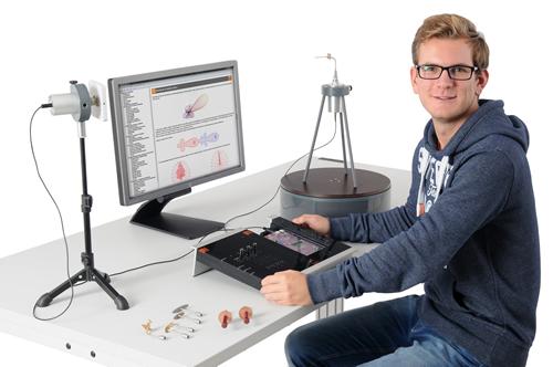 Technika komunikacji The training systems for communications technology (communications trainer) encompass topics from the area of high-frequency communications (airborne and wire-conducted signals),