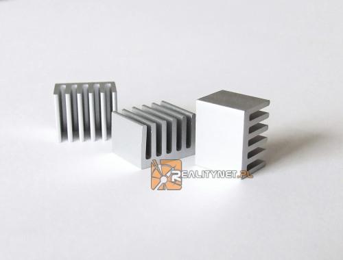 Dość innowacyjne jest mocowanie aluminiowych kosteczek.