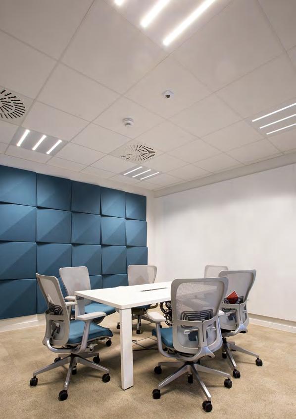 MODERNA 2 Oprawa biurowa do wbudowania w stropach modułowych oraz gipsowo-kartonowych. Doskonale sprawdza się w nowoczesnych biurach o charakterze open space.