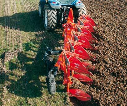 odbywa się hydraulicznie z kabiny ciągnika w zakresie 30 do 50 cm przy rozstawie korpusów 102 cm.