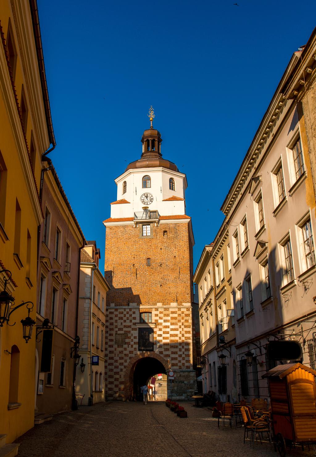 KULTURA, ROZRYWKA, REKREACJA Zaplecze konferencyjne: Przykładowe imprezy: Obiekty sportowe: Lubelskie Centrum Konferencyjne Carnaval Sztuk-Mistrzów liczba stadionów: 6 Centrum Spotkania Kultur Noc