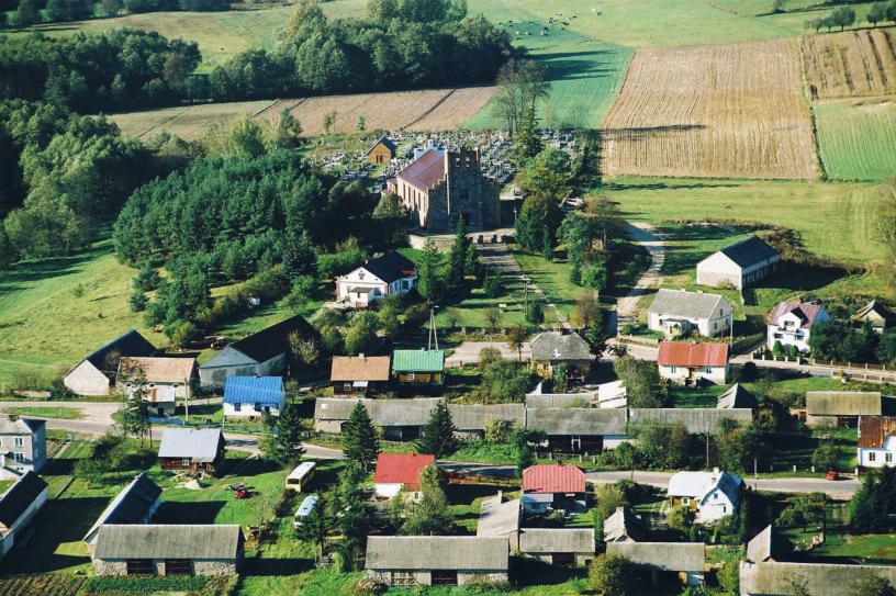 w skład makroregionu Niziny Północno - podlaskiej. HISTORIA Początki wsi Przytuły sięgają pierwszej ćwierci XIV wieku. W 1436 r.