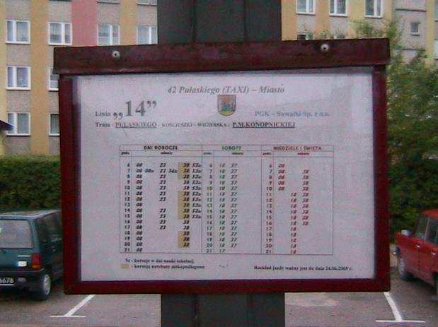 Fot. 11 Przykładowa tablica przystankowa z informacją o kursowaniu autobusów 2.4.