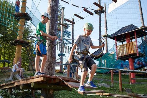 Tatry Zachodnie. Znajdują się tu dwie najpiękniejsze Doliny Tatrzańskie: Chochołowska i Kościeliska.