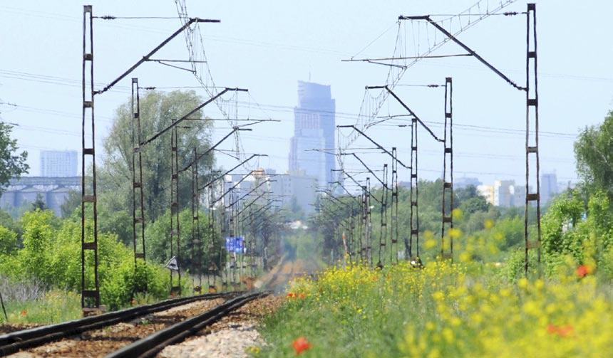 POŁOŻENIE Location Komunikacja Transport Administracyjnie Ząbki znajdują się w granicach powiatu wołomińskiego, jednego z największych powiatów w Polsce.