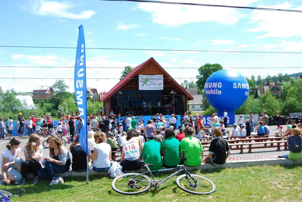 Sprawozdanie z Festynu Rowerowego Wychować Mistrza W niedzielę 12 czerwca 2011 r. na stadionie sportowym w Tyliczu odbyła się II edycja Festynu Rowerowego Wychować Mistrza.