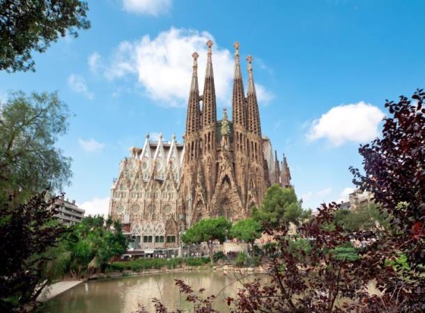 DODATKOWE ATRAKCJE CAŁODNIOWA WYCIECZKA DO BARCELONY zwiedzanie najciekawszych zabytków SAGRADA FAMILIA