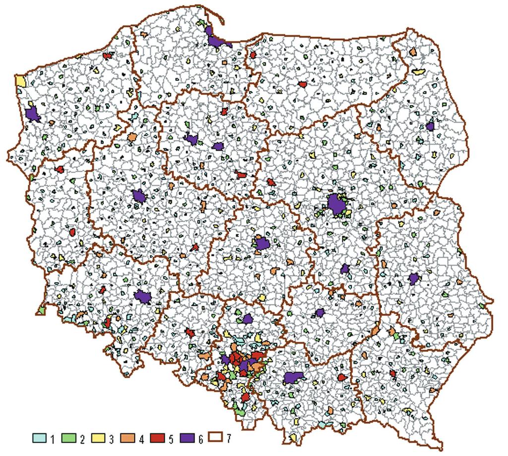Analiza ekonomiczno-przestrzenna i delimitacja miast rozwijających się... Rys. 7. Grupy miast według liczby ludności w 2003 r.