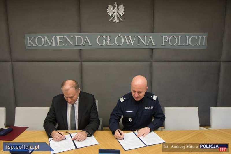 Porozumienie pomiędzy Komendantem Głównym Policji i Generalnym Dyrek- torem Dróg Krajowych i Autostrad W Komendzie Głównej Policji zostało zawarte Porozumienie pomiędzy Komendantem Głównym Policji i
