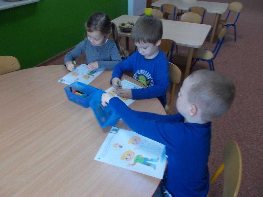 Grupa Słoneczka i Krabiki Grudzień jest miesiącem wyjątkowym.