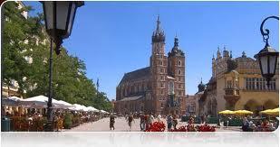 SZLAKIEM STAREGO MIASTA Jedno z najbardziej zabytkowych miast w Polsce to Kraków. Pełne legend i wspomnień, stare miasto pokazuje nam część naszej historii.
