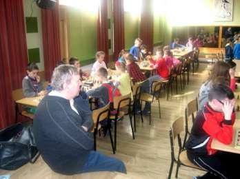 KGL Szarotka (w składzie: seniorzy - Wójtowicz Krzysztof i Miga Paweł oraz juniorzy - Sypek Mateusz, Miga Sebastian i Należna Gabriela) przegrała z KGL Szarotka II (2:3), UKS Rekord Iwla (1,5:3,5) i