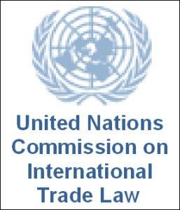Nowelizacja Incoterms 2000 historia (2) Należy dodać, że Incoterms zostały uznane przez Komisję ONZ Międzynarodowego Prawa Handlowego (UNCITRAL) jako