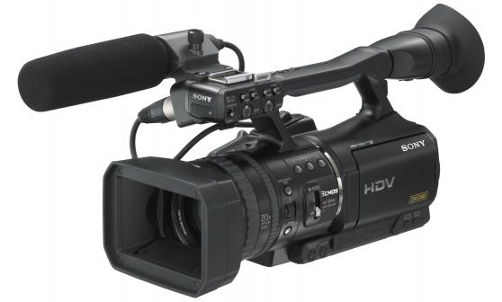 HVR-V1E Three 1/4-inch type 3 ClearVid CMOS sensors HDV camcorder recording HD / SD Omówienie Progressive scan (25p) capability and full HDV resolution The HVR-V1E is a compact and lightweight