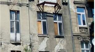 przykładowych budynków;