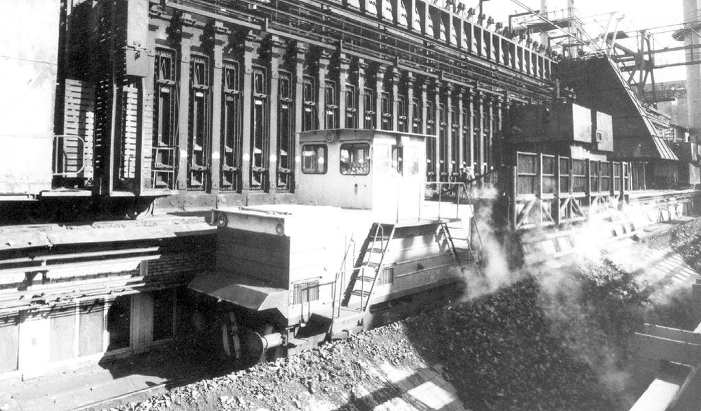 PONAD 60 LAT DOŚWIADCZENIA Budowę zakładu Koksowni w Hucie Częstochowa rozpoczęto na przełomie lat 1955-1956. W okresie od 1962 do 1973 oddano do eksploatacji cztery kolejne baterie koksownicze.