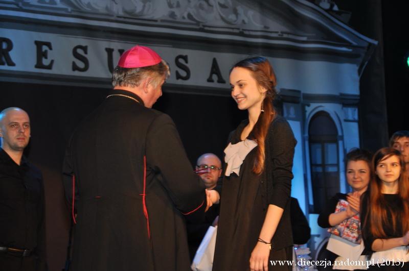 nich jury pod kierunkiem dr. Roberta Rozmusa, etnomuzykologa, aranżera i kompozytora z UMCS w Lublinie, wybrało siedmiu wykonawców do koncertu galowego. Była z nami TV Trwam.