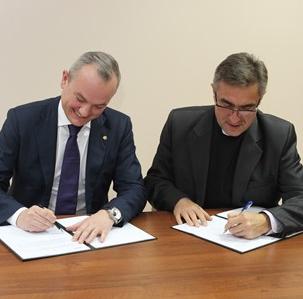 Współpraca z biznesem/mediami Niechęć do formalnej współpracy z uczelnią Nieformalna współpraca (projekty, rekrutacja) Zewnętrzni wykładowcy Nie zawsze się